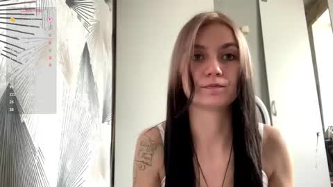 Lola online show from 10/11/25, 09:41