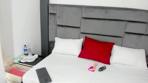 Snapshot of catleyasmith chatting on 12/18/25, 12:11 Catleya online show from 12/18/25, 12:11