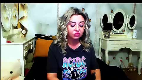 Snapshot of catpussy4 chatting on 02/02/26, 06:45 lauren online show from 02/02/26, 06:45