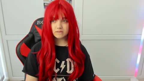 Catrine online show from 04/15/26, 07:04