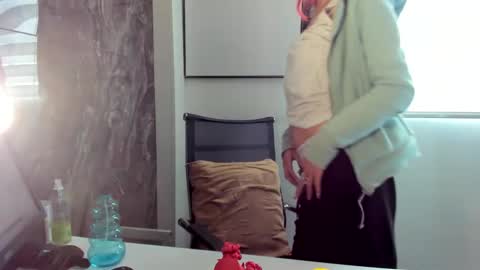 CATT EVANS online show from 12/01/24, 07:47