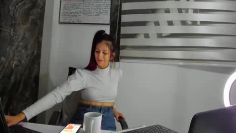 CATT EVANS online show from 01/28/25, 04:18