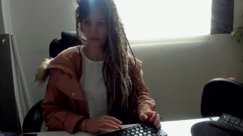 CATT EVANS online show from 10/12/25, 08:52