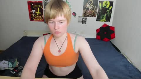 cattie_w_ online show from 04/24/26, 01:41