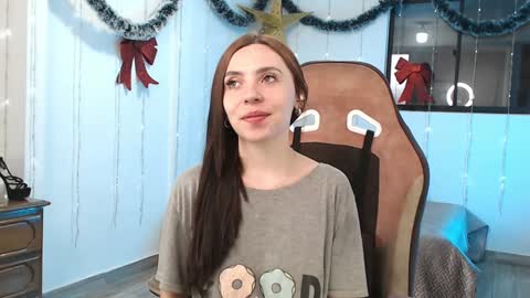 Snapshot of cattleya069 chatting on 12/31/24, 11:42 Cattleya you can tell me Leya too. online show from 12/31/24, 11:42