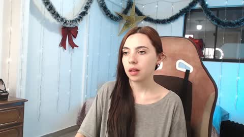 Snapshot of cattleya069 chatting on 01/04/25, 05:47 Cattleya you can tell me Leya too. online show from 01/04/25, 05:47