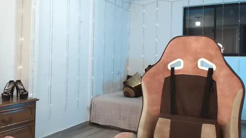 Snapshot of cattleya069 chatting on 03/10/25, 02:17 Cattleya you can tell me Leya too. online show from 03/10/25, 02:17