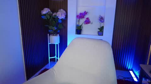 Snapshot of cattleyascaly chatting on 09/20/25, 07:15 cattleyascaly online show from 09/20/25, 07:15