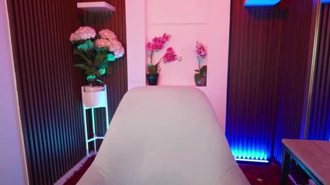 Snapshot of cattleyascaly chatting on 09/24/25, 07:28 cattleyascaly online show from 09/24/25, 07:28