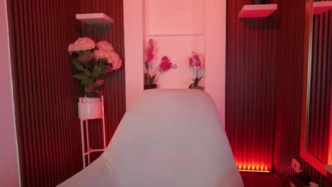 Snapshot of cattleyascaly chatting on 10/02/25, 07:54 cattleyascaly online show from 10/02/25, 07:54