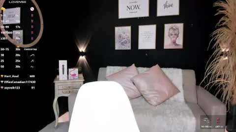 catvalentinee_ online show from 12/31/24, 04:38