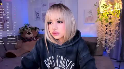 catvalentinee_ online show from 02/02/25, 01:12