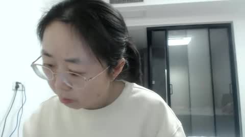 Snapshot of cbz112233 chatting on 02/01/25, 04:11 ANNYANNY online show from 02/01/25, 04:11