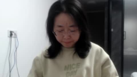 Snapshot of cbz112233 chatting on 03/01/25, 04:22 ANNYANNY online show from 03/01/25, 04:22