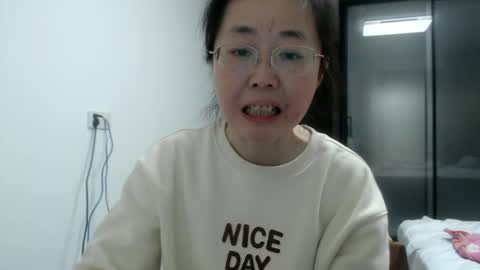 Snapshot of cbz112233 chatting on 03/06/25, 05:00 ANNYANNY online show from 03/06/25, 05:00
