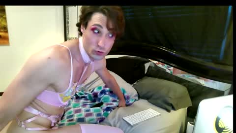 Snapshot of cdashleysimmons chatting on 10/19/25, 02:29 Allie North online show from 10/19/25, 02:29