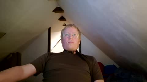 Snapshot of cebas chatting on 01/09/25, 08:55 cebas online show from 01/09/25, 08:55