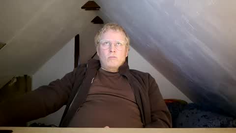 Snapshot of cebas chatting on 01/21/25, 11:35 cebas online show from 01/21/25, 11:35