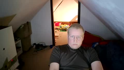 Snapshot of cebas chatting on 02/13/25, 09:51 cebas online show from 02/13/25, 09:51