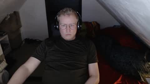 Snapshot of cebas chatting on 03/07/25, 01:40 cebas online show from 03/07/25, 01:40