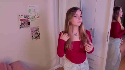 Lina  online show from 09/12/25, 07:47