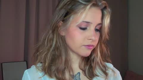 Lina  online show from 04/07/26, 07:03