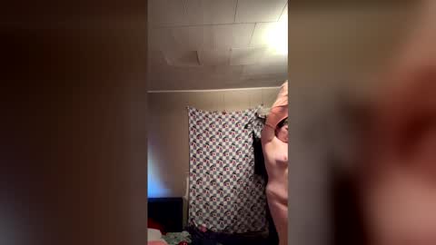 Snapshot of cecerose813 chatting on 04/07/26, 05:57 cecerose813 online show from 04/07/26, 05:57