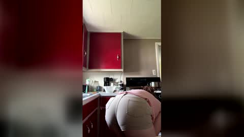 Snapshot of cecerose813 chatting on 04/12/26, 10:15 cecerose813 online show from 04/12/26, 10:15