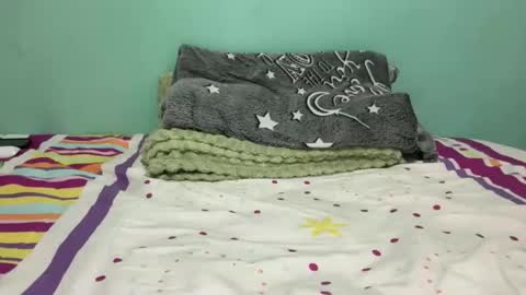 ceci1218 online show from 04/12/26, 06:40