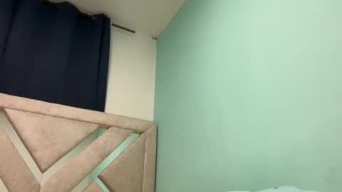 ceci1218 online show from 04/14/26, 03:01