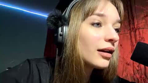 Lily online show from 11/12/25, 03:12