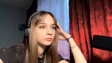 Lily online show from 11/13/25, 12:04