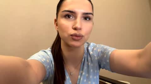 Snapshot of cecilianoblitt chatting on 05/07/26, 04:12 Darina online show from 05/07/26, 04:12