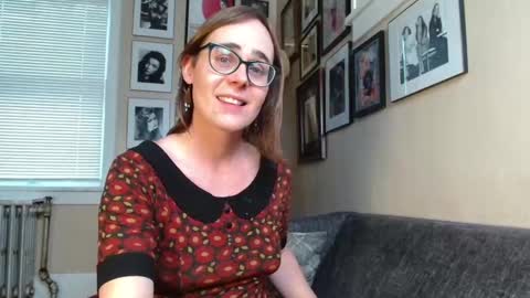 Snapshot of cecilysaintclaire chatting on 02/11/25, 11:44 Cecily Saint Claire online show from 02/11/25, 11:44