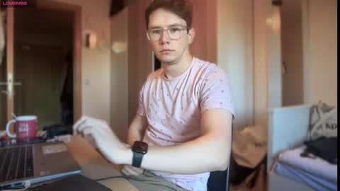 Snapshot of ceedm91 chatting on 10/22/25, 09:53 ceedm91 online show from 10/22/25, 09:53