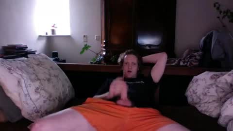 Snapshot of ceezeee chatting on 12/15/24, 08:08 ceezeee online show from 12/15/24, 08:08