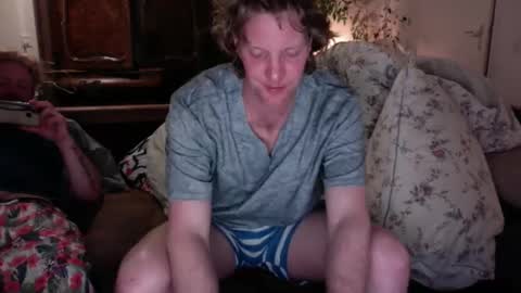 Snapshot of ceezeee chatting on 01/04/25, 03:40 ceezeee online show from 01/04/25, 03:40