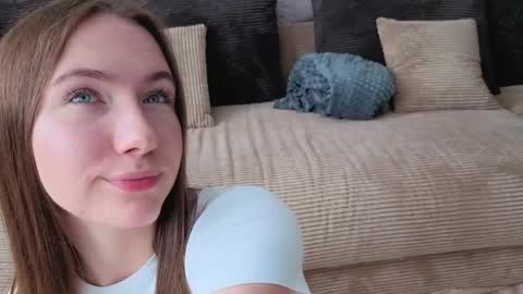 Josie Manesi online show from 05/17/26, 06:33