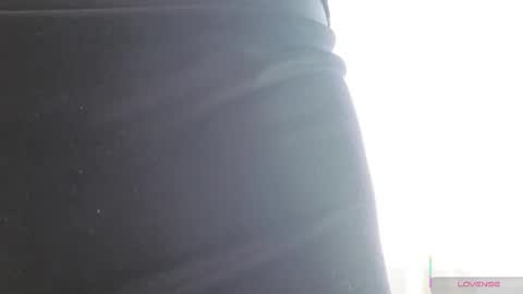 Josie Manesi online show from 06/07/26, 06:17