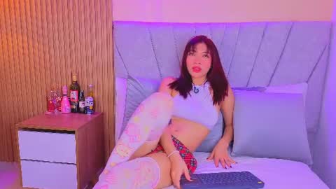Snapshot of celeste_collinss_ chatting on 06/12/26, 04:00 celeste online show from 06/12/26, 04:00