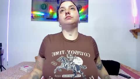 Snapshot of celeste_y_pipe chatting on 01/10/25, 03:29 Celeste Y Pipe online show from 01/10/25, 03:29