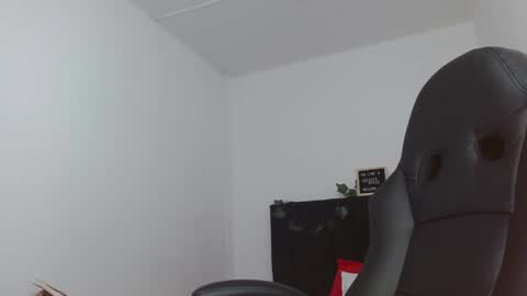 celesteayase online show from 02/01/25, 06:00