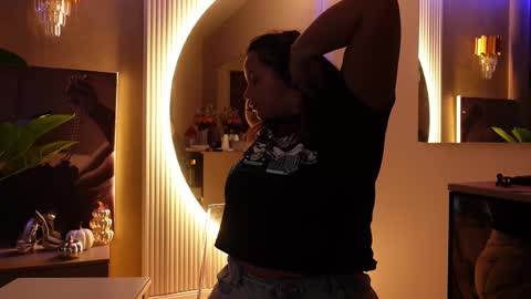 CelesteBailey online show from 11/07/25, 05:18