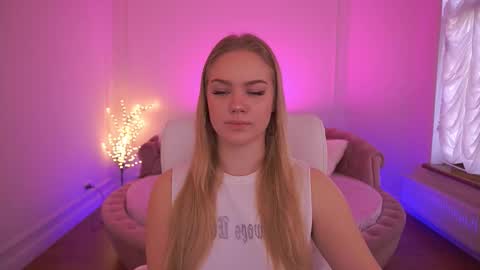 celestenoirr online show from 12/17/25, 07:47