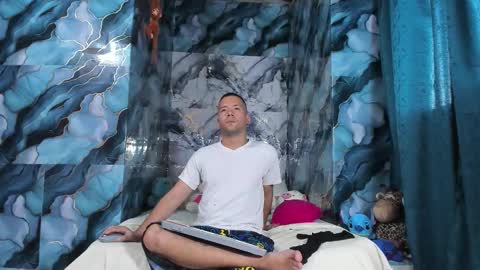 Snapshot of celesteyorucso1 chatting on 10/14/25, 10:10 celesteyorucso1 online show from 10/14/25, 10:10