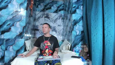 Snapshot of celesteyorucso1 chatting on 10/21/25, 11:27 celesteyorucso1 online show from 10/21/25, 11:27