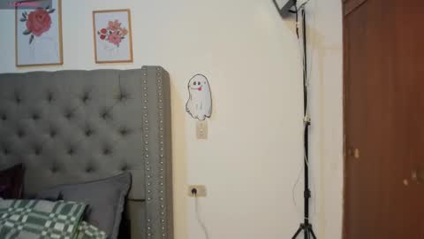 CelestheJones online show from 11/30/25, 06:56