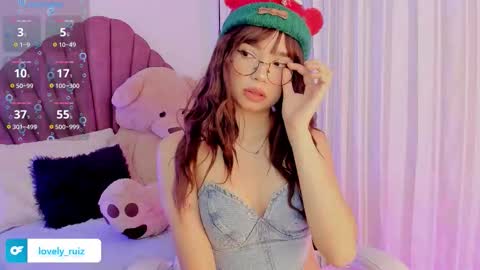 Snapshot of celestte_ruizz chatting on 12/18/25, 02:06 700 110 p online show from 12/18/25, 02:06