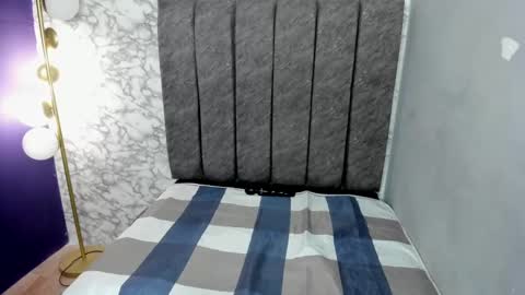 Snapshot of celestte_sweet chatting on 12/17/24, 07:40 online show from 12/17/24, 07:40