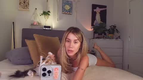 Snapshot of celin_summer chatting on 07/23/26, 06:06 Celin online show from 07/23/26, 06:06